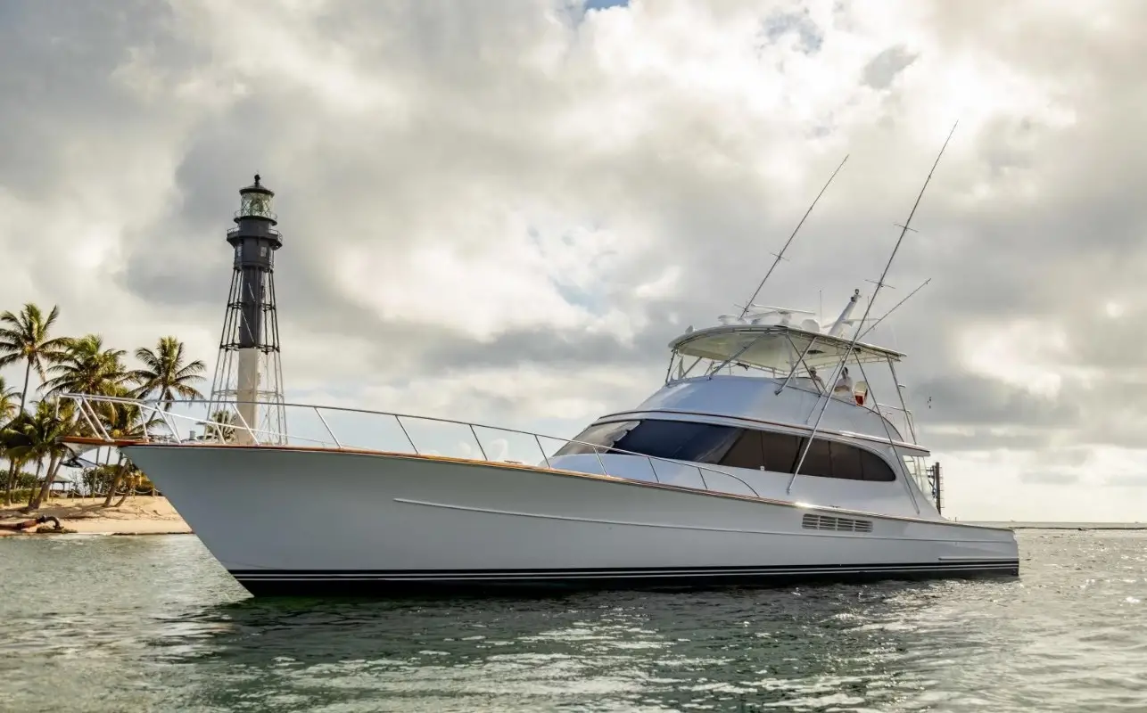 Photo of the 79 72' Dauntless 2004